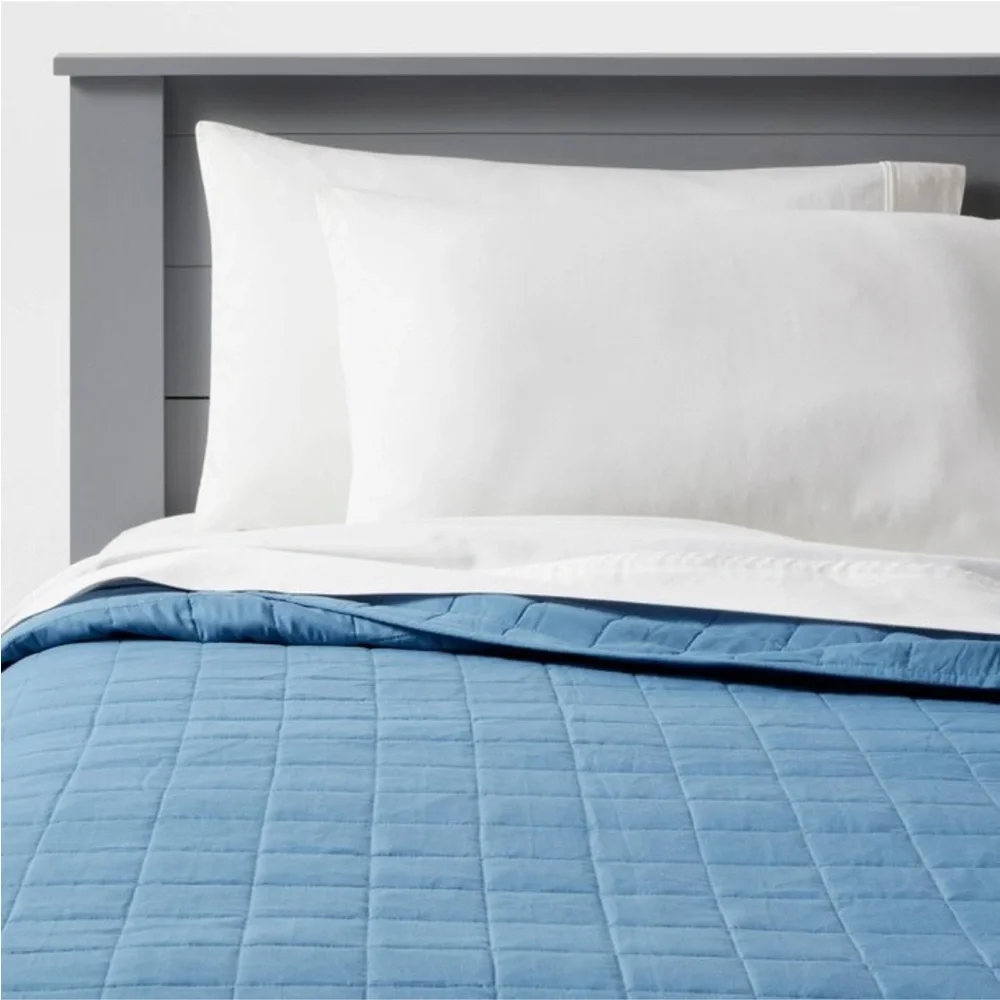 PILLOWFORT NWT box stitch microfiber quilt -blue -full/queen